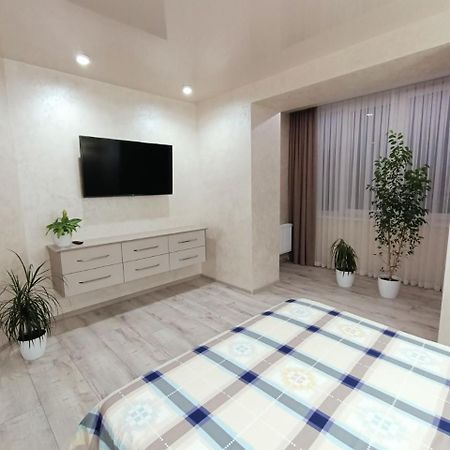 2К Шикарний Люкс! Apartment คเมลไนป์สกาเย ภายนอก รูปภาพ